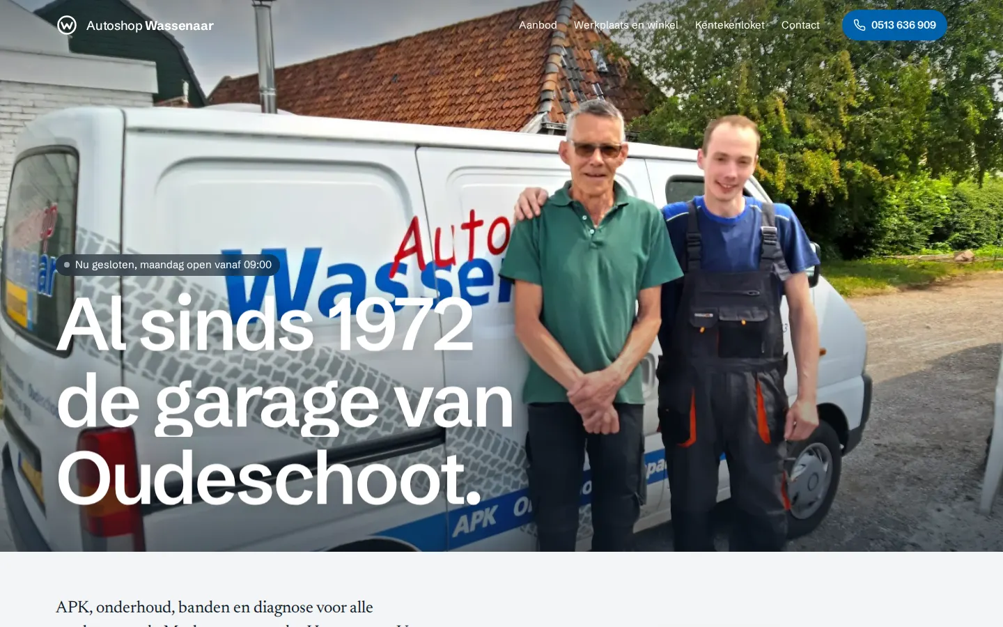 Voorbeeld van richting A: lichte pagina met de teamfoto en de kop Al sinds 1972 de garage van Oudeschoot